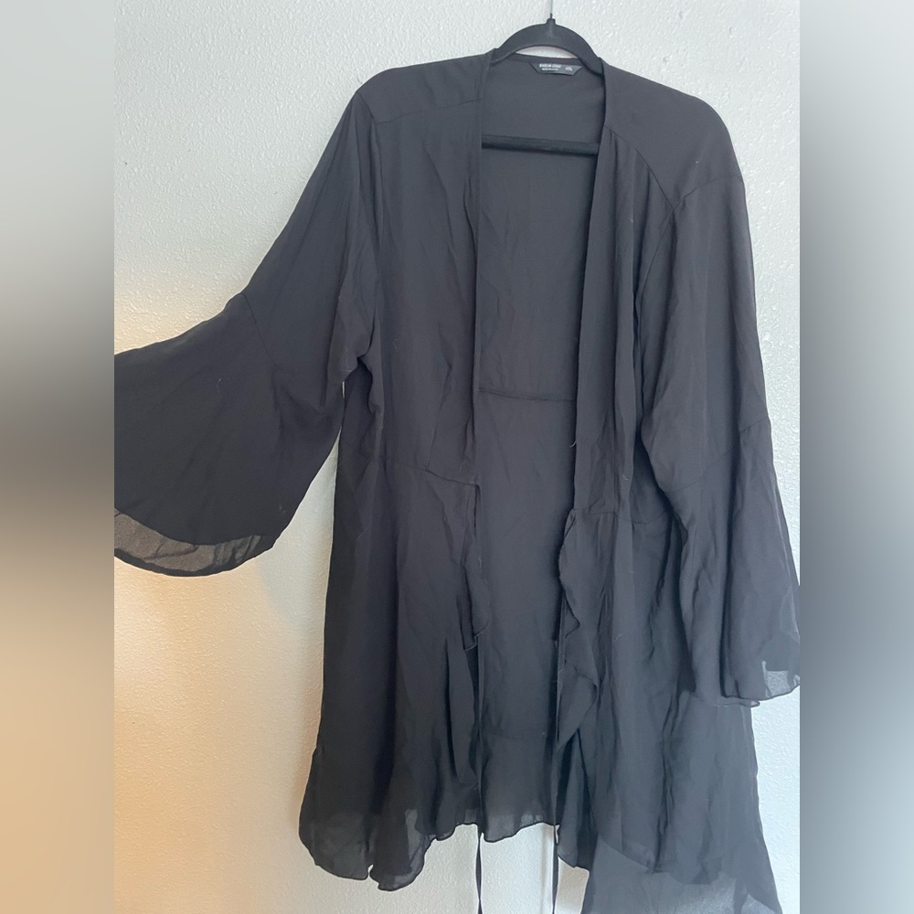 Bell sleeves black tie front kimono